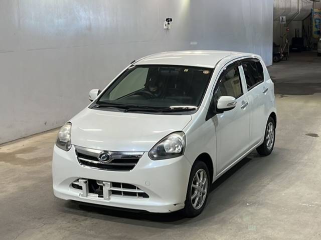 4005 DAIHATSU MIRA E S LA300S 2012 г. (KCAA Fukuoka)